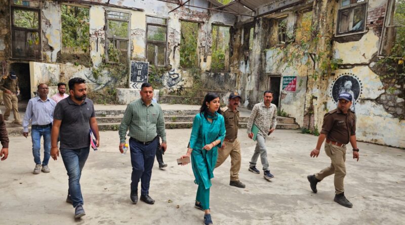 बीटल्स आश्रम में विरासत और पर्यटन का संगम, जिलाधिकारी ने विकास कार्यों का किया निरीक्षण