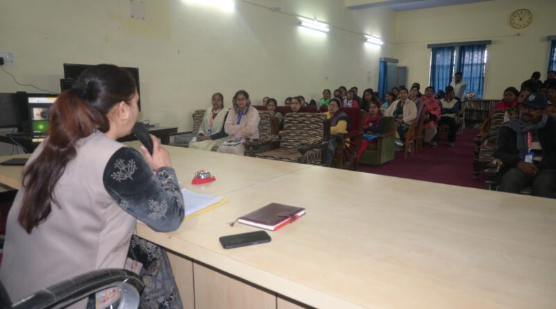 विधिक सेवाओं के प्रभावी क्रियान्वयन पर जोर, प्राविधिक स्वयंसेवकों की समीक्षा बैठक आयोजित