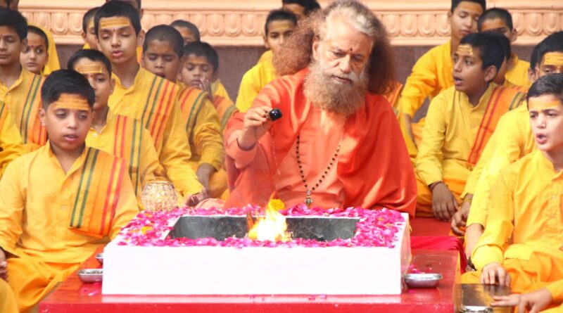 परमार्थ निकेतन में गणेश शंकर विद्यार्थी को श्रद्धांजलि, गंगा आरती समर्पित