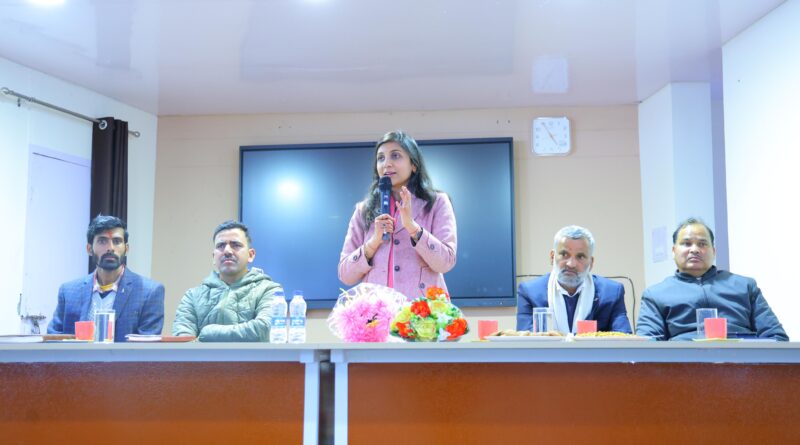 पौड़ी में ‘प्रेरणा कोचिंग’ में डीएम का संवाद, विद्यार्थियों को दी सफलता की रणनीति