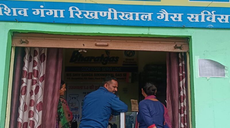 एलपीजी आपूर्ति पर प्रशासन सख्त: जनपद में 53 प्रतिष्ठानों का सघन निरीक्षण