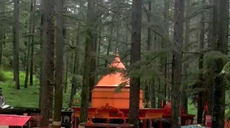 देवदार के घने वनों के बीच बसे ताड़केश्वर मंदिर में आस्था और प्रकृति का अद्भुत संगम