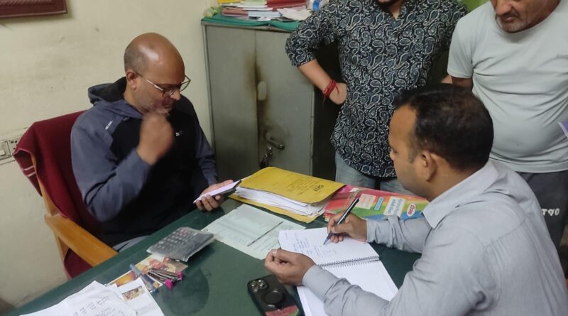 पौड़ी में एलपीजी आपूर्ति पर सख्ती, 40 प्रतिष्ठानों का औचक निरीक्षण