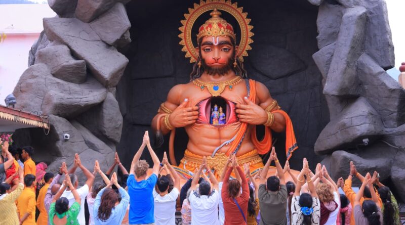 परमार्थ निकेतन में श्रद्धा-भक्ति से मनी हनुमान जयंती, योग, सुंदरकांड पाठ और आध्यात्मिक प्रवचनों से गूंजा गंगा तट
