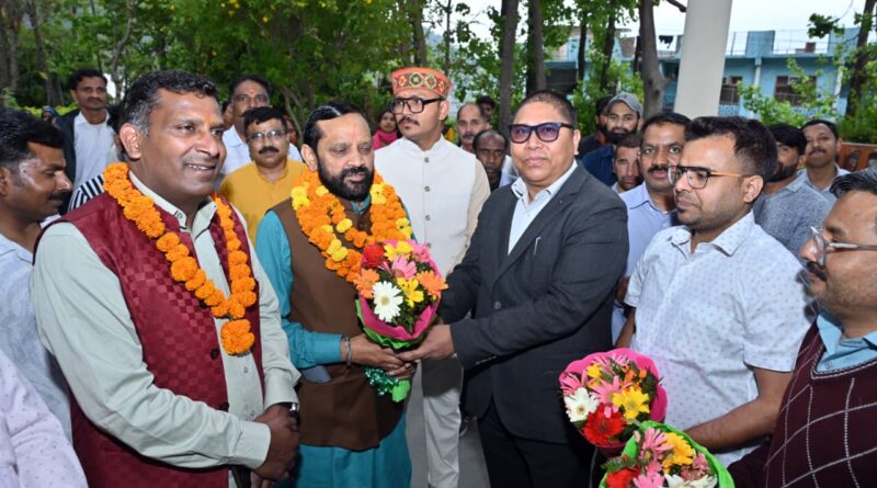 श्रीनगर में सफाई कर्मियों के हितों पर मंथन, आयोग उपाध्यक्ष ने दिए सख्त निर्देश