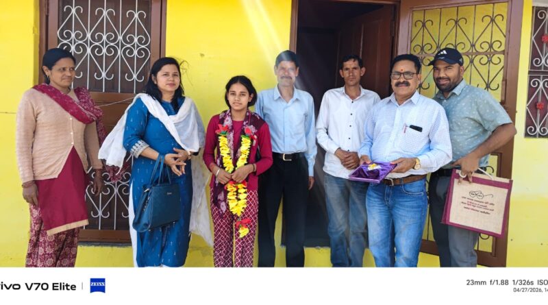 ‘बेटी बचाओ-बेटी पढ़ाओ’ के तहत मेधावी छात्राओं का सम्मान, शिक्षा के लिए किया प्रेरित