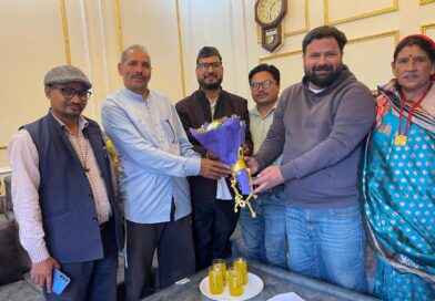 सेवानिवृत्ति पर त्रियुगीनारायण में दर्शन लाल गैरोला का भव्य अभिनंदन