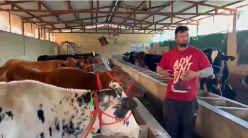 पौड़ी में स्वरोजगार की मिसाल: डेयरी व्यवसाय से आत्मनिर्भर बने राहुल गुसाईं