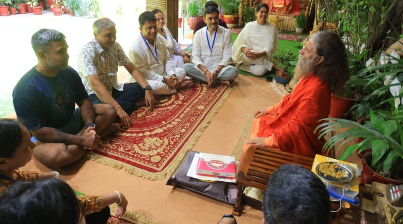 परमार्थ निकेतन में तीन दिवसीय मौन रिट्रीट का दिव्य समापन