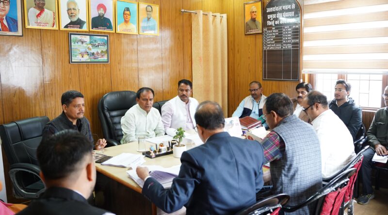 हर पात्र व्यक्ति को मिले योजनाओं का लाभ, लापरवाही नहीं होगी बर्दाश्त – मंत्री
