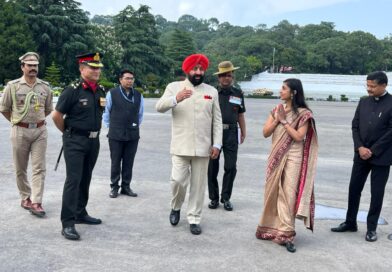 राज्यपाल गुरमीत सिंह दो दिवसीय जनपद भ्रमण पर लैंसडाउन पहुंचे, गार्ड ऑफ ऑनर से हुआ स्वागत