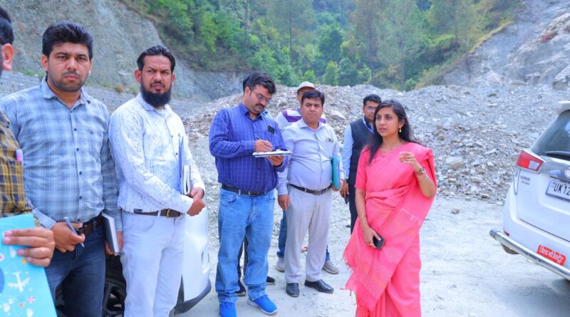 डीएम स्वाति भदौरिया ने लैंसडाउन–जयहरीखाल क्षेत्र का किया निरीक्षण
