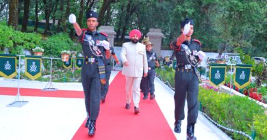 लैंसडाउन में राज्यपाल गुरमीत सिंह ने सैनिकों का बढ़ाया उत्साह, वीर नारियों को किया सम्मानित