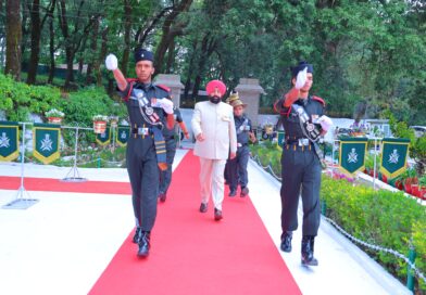 लैंसडाउन में राज्यपाल गुरमीत सिंह ने सैनिकों का बढ़ाया उत्साह, वीर नारियों को किया सम्मानित