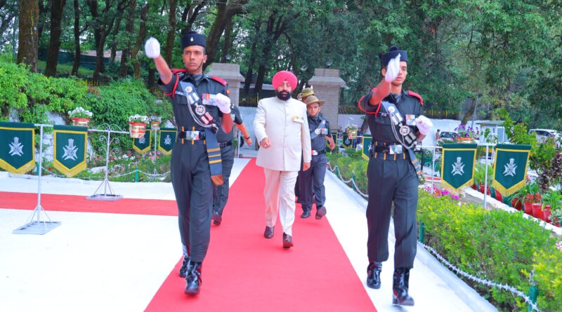 लैंसडाउन में राज्यपाल गुरमीत सिंह ने सैनिकों का बढ़ाया उत्साह, वीर नारियों को किया सम्मानित