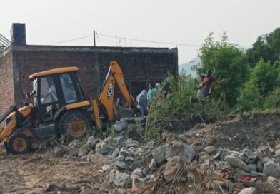 झंडीचौड़ में नगर निगम की भूमि से हटाया गया अतिक्रमण