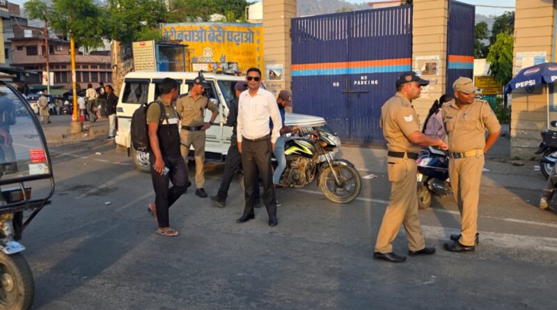 सड़क सुरक्षा को लेकर प्रशासन अलर्ट, कोटद्वार में चला सघन यातायात चेकिंग अभियान