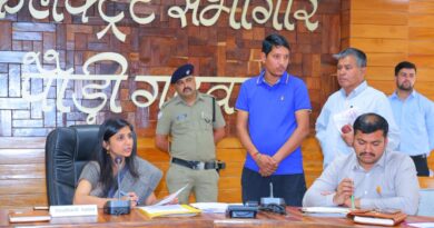 जनता मिलन में जिलाधिकारी ने सुनीं 19 जनसमस्याएं
