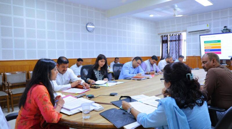 ठोस अपशिष्ट प्रबंधन को लेकर डीएम सख्त, अवैध डंपिंग पर प्रभावी निगरानी के निर्देश