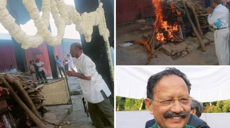 पूर्व मुख्यमंत्री मेजर जनरल भुवन चंद्र खंडूड़ी को डॉ. शक्तिशैल कपरवाण ने दी श्रद्धांजलि, अंतिम संस्कार में हुए शामिल