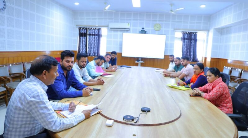 पौड़ी में विशेष गहन पुनरीक्षण कार्यक्रम को लेकर कार्मिकों को दिया गया प्रशिक्षण