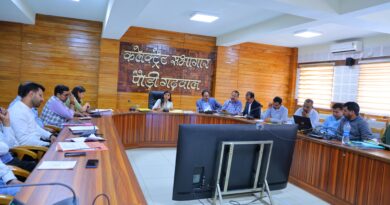 मुख्यमंत्री घोषणाओं के क्रियान्वयन में तेजी लाने के निर्देश, समयसीमा में कार्य पूर्ण करने पर जोर