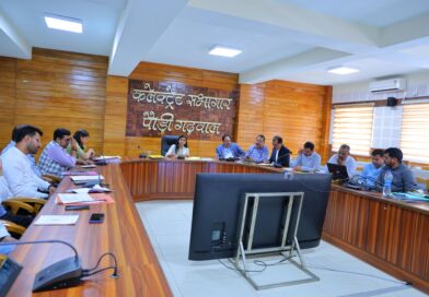 मुख्यमंत्री घोषणाओं के क्रियान्वयन में तेजी लाने के निर्देश, समयसीमा में कार्य पूर्ण करने पर जोर