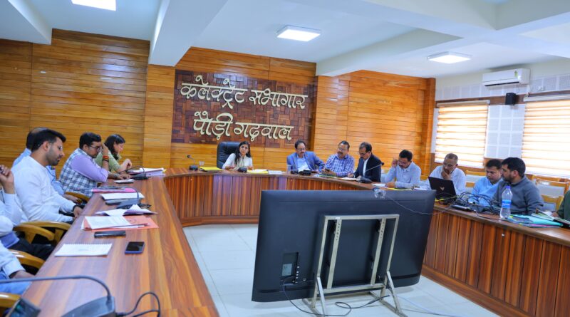 मुख्यमंत्री घोषणाओं के क्रियान्वयन में तेजी लाने के निर्देश, समयसीमा में कार्य पूर्ण करने पर जोर