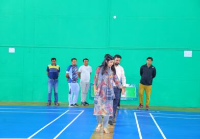 कण्डोलिया इण्डोर स्टेडियम में जल्द मिलेगी आधुनिक खेल सुविधा, जिलाधिकारी ने किया निरीक्षण