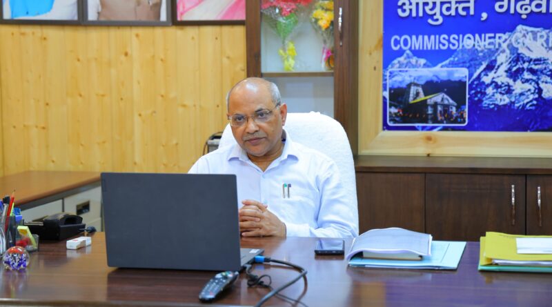 चारधाम यात्रा मार्गों पर एमआरपी से अधिक वसूली बर्दाश्त नहीं, होगी सख्त कार्रवाई : आयुक्त