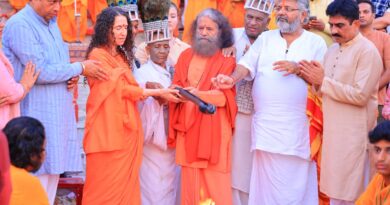 परमार्थ निकेतन पहुंचे रामनामी समाज के श्रद्धालु, गंगा आरती में दिया आध्यात्मिक एकता का संदेश