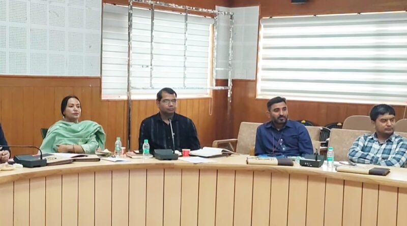 जरूरतमंद मेधावी बालिकाओं को शिक्षा के लिए मिले आर्थिक सहायता : सीडीओ