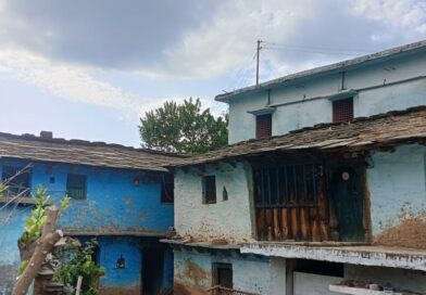बारातघर से आने वाले पानी ने छीनी परिवार की नींद, हादसे का डर