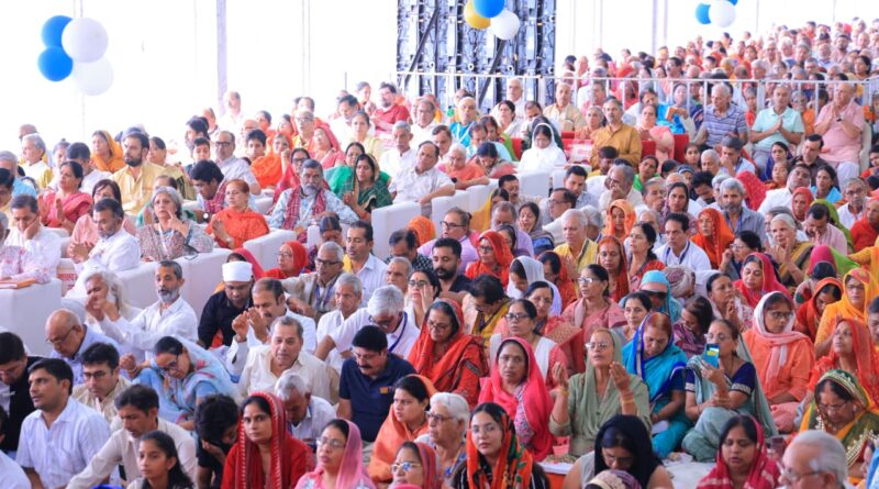 संस्कारों से बनता है घर, केवल ईंट-पत्थरों से नहीं : स्वामी चिदानन्द सरस्वती