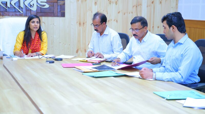 एसआईआर-2026 में तेजी लाने के निर्देश, डीएम ने गणना प्रपत्रों के संकलन और डिजिटाइजेशन की समीक्षा की
