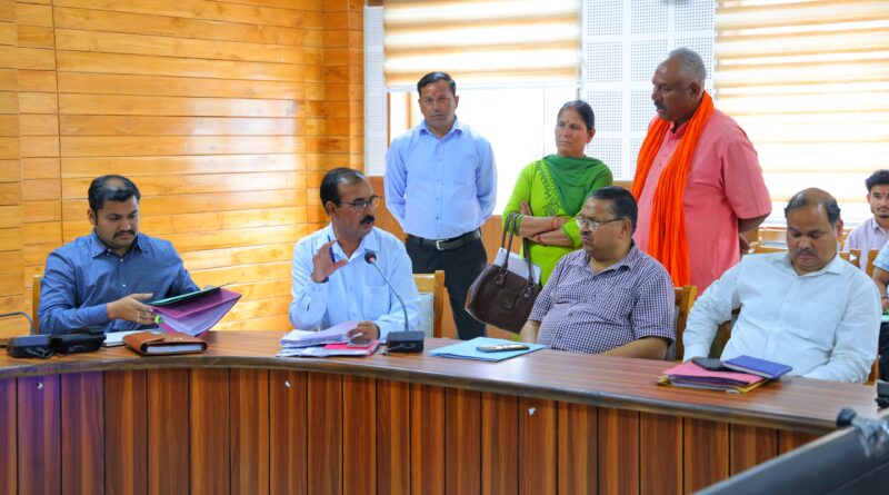 जनता मिलन में 25 शिकायतों की सुनवाई, अधिकांश मामलों का मौके पर हुआ समाधान
