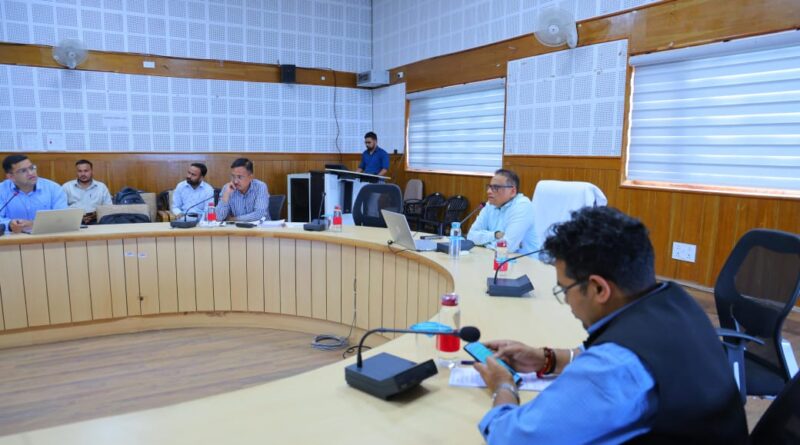 जलागम परियोजनाओं में तेजी लाने के निर्देश, एक सप्ताह में नौले-धारों के पुनरुद्धार की 20 डीपीआर तैयार होंगी