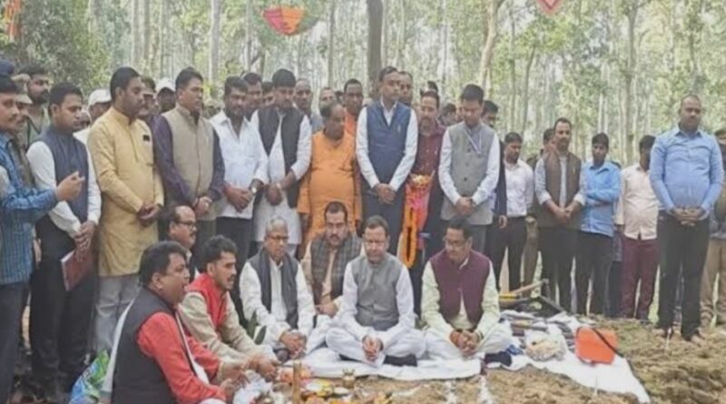 बौर–रामगांव में सामुदायिक भूमि की रक्षा को लेकर जनआंदोलन तेज, आठवें दिन धरना और बुद्धि-शुद्धि यज्ञ