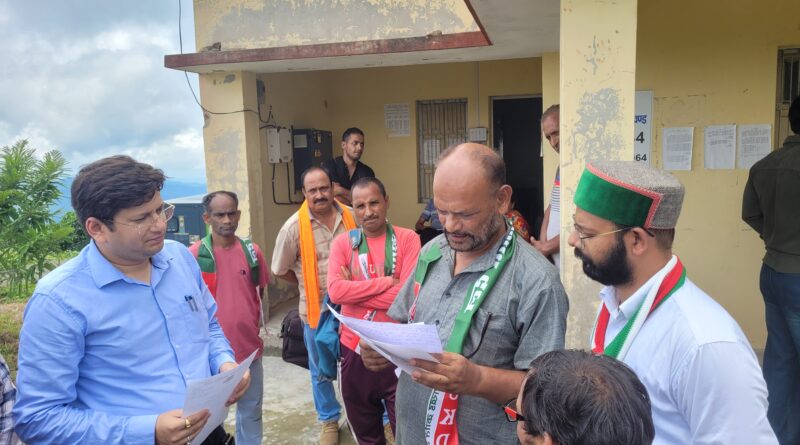 जनसमस्याओं को लेकर यूकेडी का जाखणीखाल तहसील में धरना, सरकार को सौंपा ज्ञापन