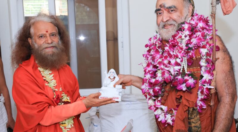 कांची कामकोटि पीठम् में संतों का दिव्य संगम, उत्तर-दक्षिण की आध्यात्मिक एकता का दिया संदेश