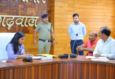 जनता मिलन में डीएम की सख्ती का असर: 24 माह का बकाया मानदेय मिला, पेयजल समस्याओं का हुआ समाधान