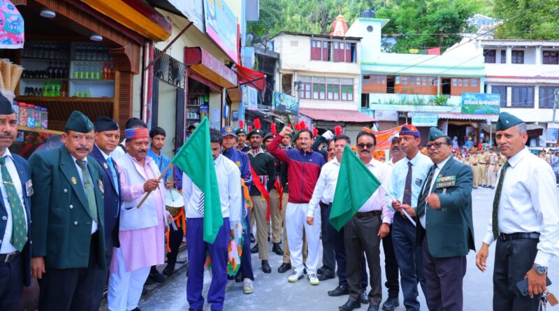 कारगिल विजय दिवस पर अमर शहीदों को श्रद्धांजलि, वीर सैनिकों और शहीद परिजनों का हुआ सम्मान