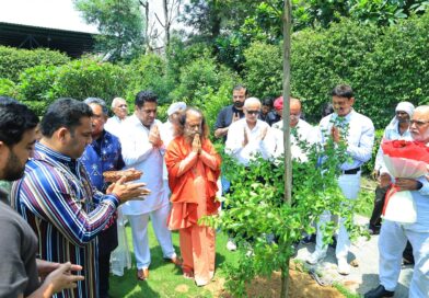 श्रीराम कथा के समापन पर स्वामी चिदानन्द सरस्वती का संदेश: वृक्षारोपण ही प्रकृति और भविष्य की सच्ची आराधना