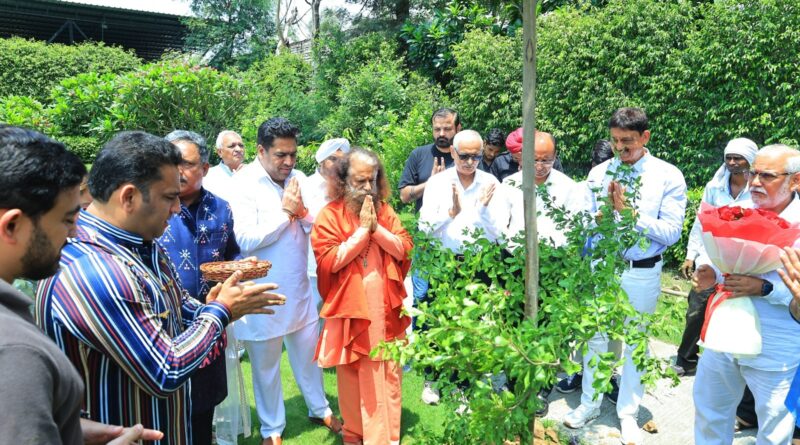श्रीराम कथा के समापन पर स्वामी चिदानन्द सरस्वती का संदेश: वृक्षारोपण ही प्रकृति और भविष्य की सच्ची आराधना