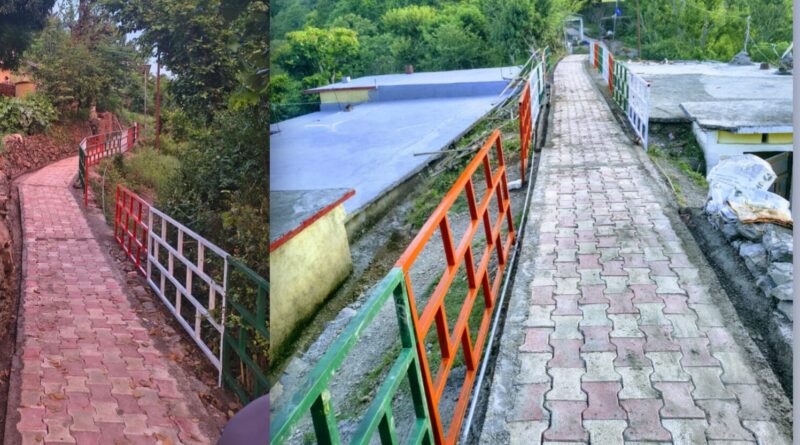 प्राथमिक विद्यालय भरग्वाड़ीखाल के संपर्क मार्ग पर 25 साल बाद हुआ सुधार, इंटरलॉक टाइल्स बिछाने का कार्य पूरा