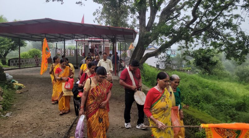 मनकामेश्वर महादेव मंदिर में तीन दिवसीय सामूहिक रुद्राभिषेक शुरू