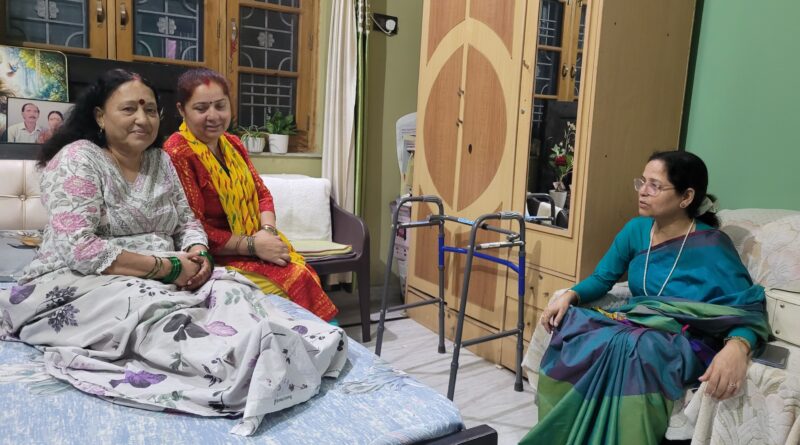 डॉ. मीरा रतूड़ी ने शकुंतला देवलियाल की कुशलक्षेम जानी