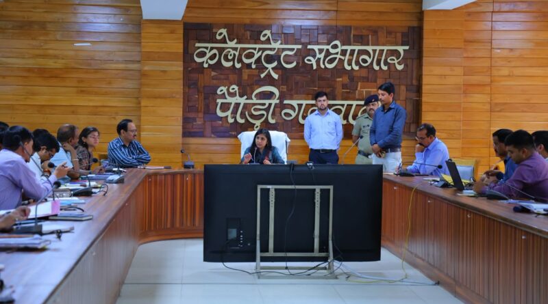 जनता मिलन में 23 शिकायतें सुनीं, कई मामलों का मौके पर निस्तारण
