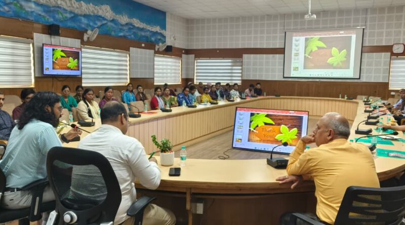 पॉलीहाउस से बढ़ेगी किसानों की आय, आधुनिक तकनीक अपनाने पर जोर