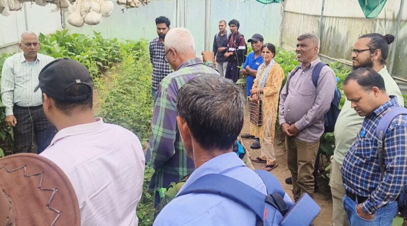पॉलीहाउस प्रशिक्षण में किसानों को वैज्ञानिक खेती की जानकारी, क्लस्टर आधारित पॉलीहाउस के लिए आवेदन का आह्वान